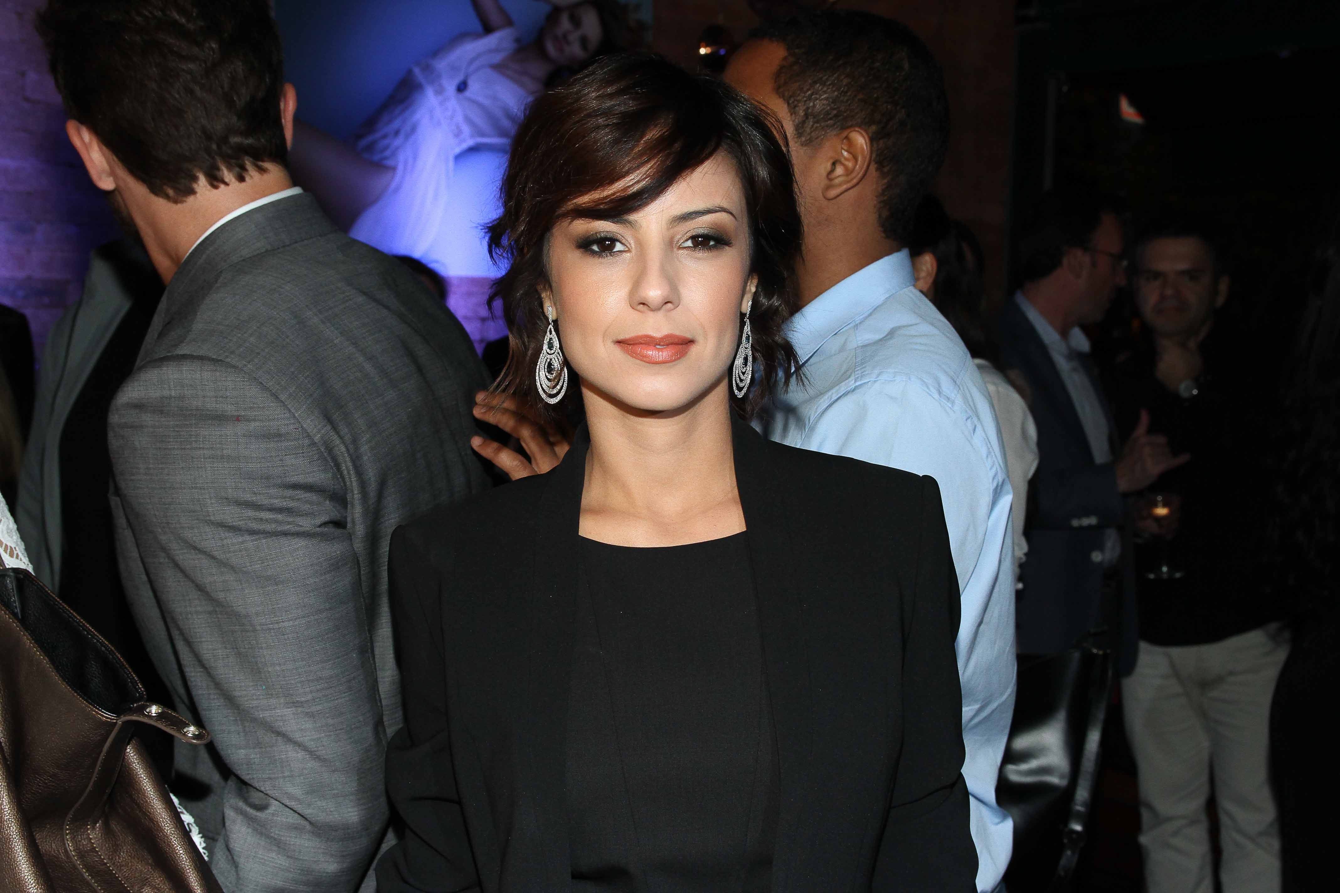 Andreia Horta deixa elenco de 'Favela Chic' por causa de Alexandre Nero