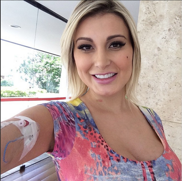 Andressa Urach recebe alta após 11 dias internada