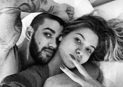 Andressa Suita posta foto na cama com Gustavo Lima