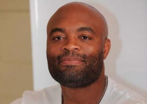 Anderson Silva faz primeiro treino após lesão