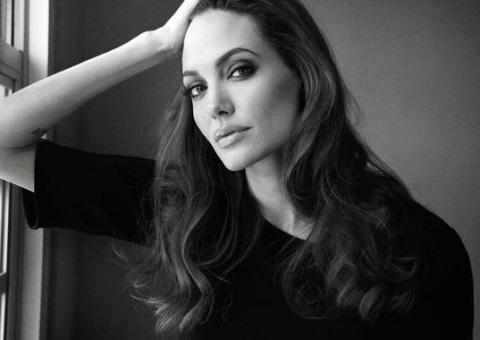 Médica destaca rápida recuperação de Angelina após cirurgias