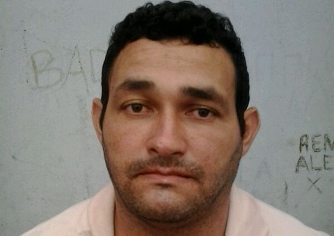 Dupla é surpreendida em via pública após roubar mulheres na Zona Norte