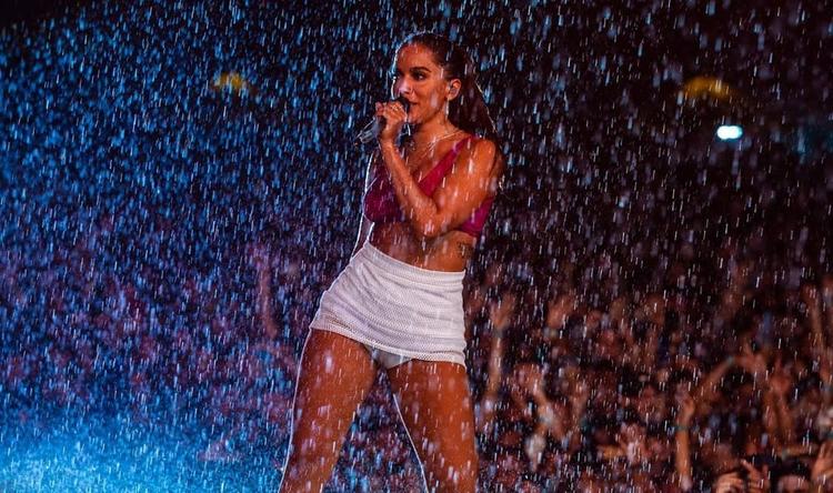 anitta-chuva.jpg
