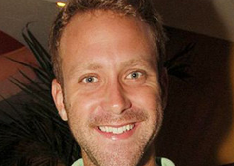 Sérgio Hondjakoff é barrado no camarim de Anitta