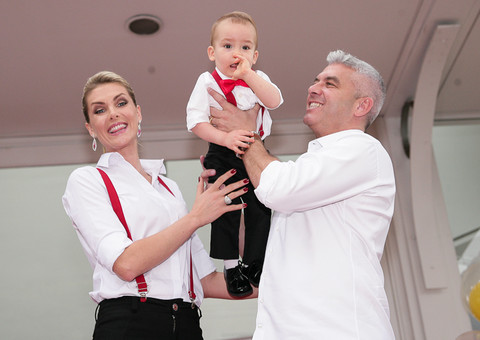 Ana Hickmann comemora 1° ano do filho com festão
