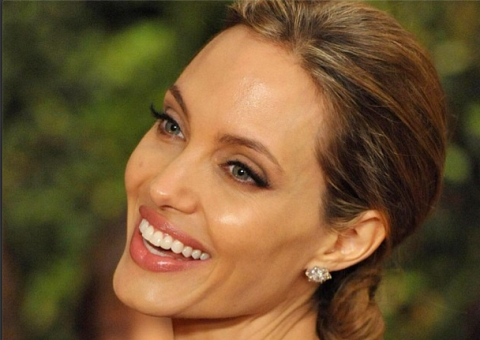 Angelina Jolie não descarta se candidatar 