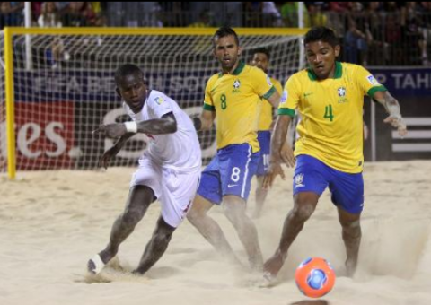 Brasil goleia Senegal por 8-3 e avança no Mundial de futebol de areia