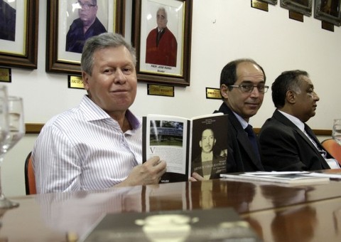 Ufam lança livro em homenagem a Arthur Virgílio Filho