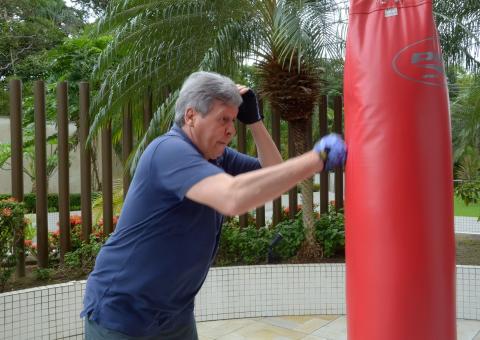 Artur tenta nocautear os gargalos do trânsito 