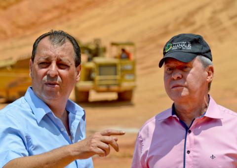 Omar e Artur visitam obras e fortalecem união