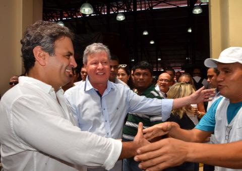  Aécio Neves visita  Mercado Adolpho Lisboa 