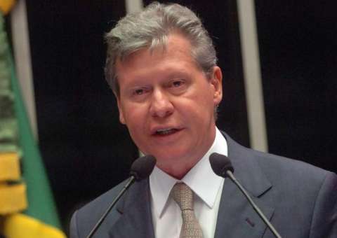 Médicos consideram cirurgia de Artur um sucesso