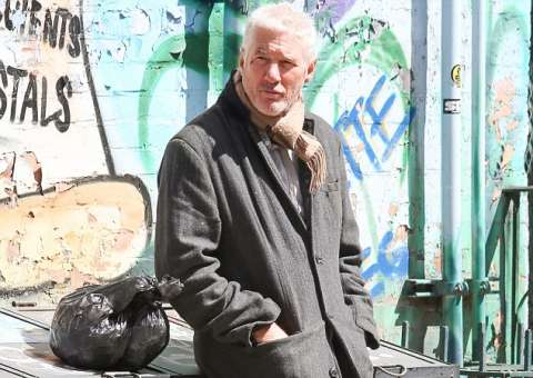 Richard Gere é confundido com um mendigo de verdade em Nova York