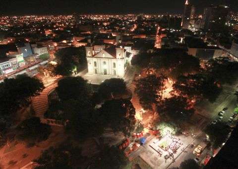 Prefeito acompanha final da transferência dos camelôs neste domingo