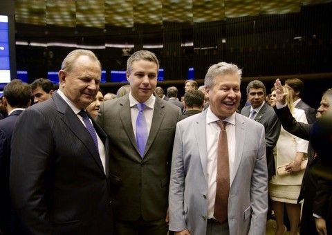 Artur aposta em renovação no Congresso para fortalecer Amazonas