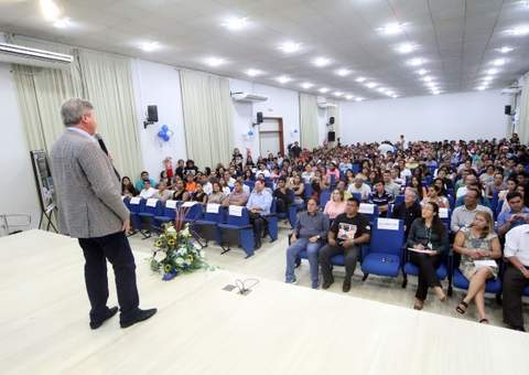  Artur ministra palestra para formandos de Administração