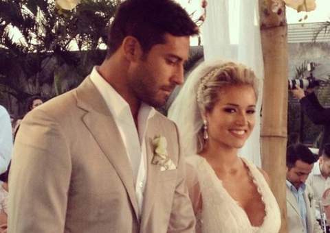 Aryane Steinkopf se casa com Beto Malfacini