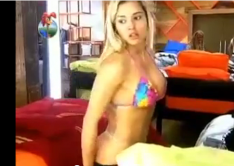 Aryane mostra parte íntima ao trocar de roupa. Veja