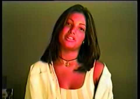 Patricia Poeta com 17 anos dando entrevista