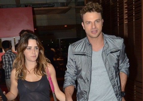 Fernanda Vasconcellos e Cássio Reis reatam namoro