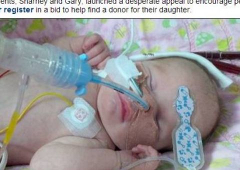 Bebê de 13 dias usa coração artificial até encontrar doador 