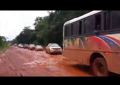 Na região de Humaitá onde foram encontrados os corpos, policiamento é ostensivo. Veja vídeo