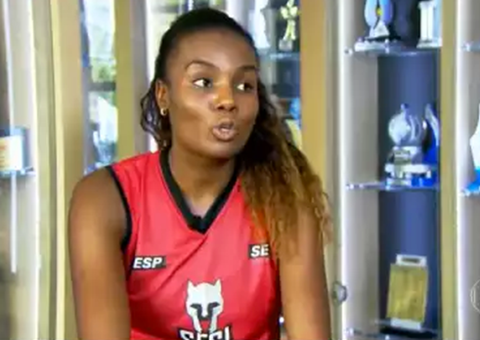 Vítima de injúria racial em Belo Horizonte, Fabiana chora ao desabafar