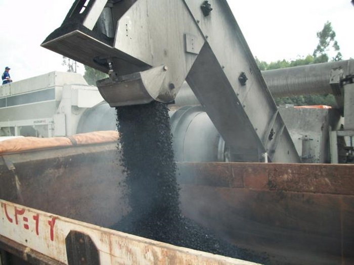 Asfalto da prefeitura de Manaus usado em propriedade particular