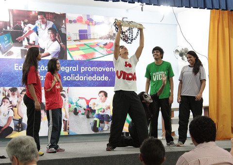 Campanha de enfrentamento da Aids é realizada em escolas municipais