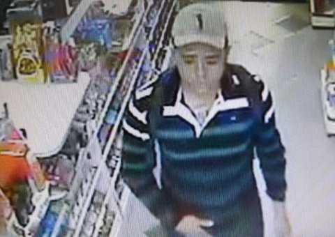 Polícia caça assaltantes de drogaria