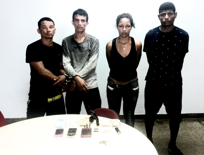 Bando faz taxista de refém e assalta posto de combustível