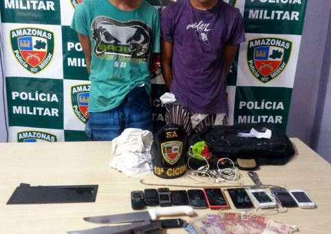 Menores que faziam arrastão em ônibus são detidos pela polícia