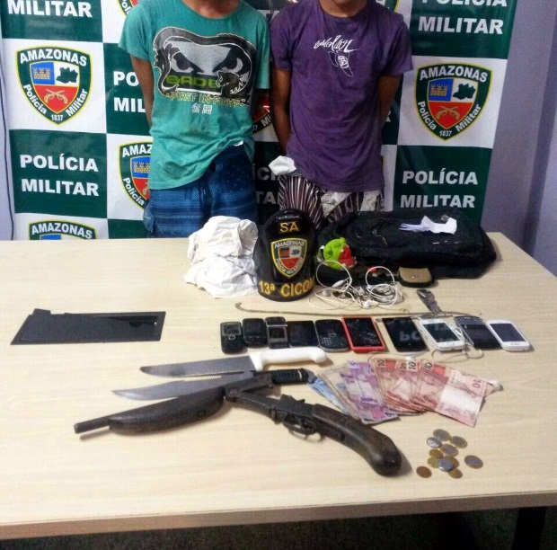 Menores que faziam arrastão em ônibus são detidos pela polícia