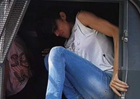 Dupla ameaça infectar com HIV e rouba celular