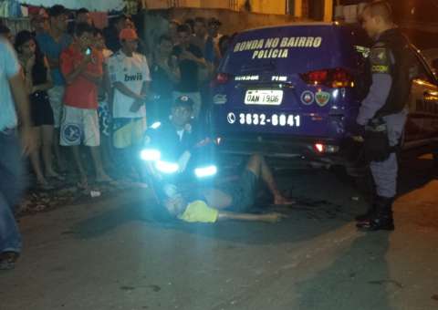 Bandido é ferido durante troca de tiros com a Polícia Militar