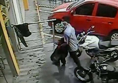 Assaltantes levam R$ 40 mil do Banco do Brasil