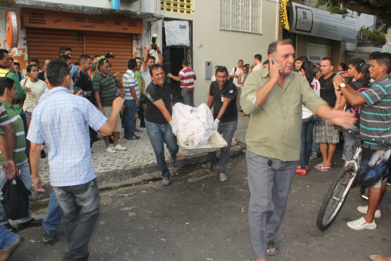 Homem é assassinado em obra no centro de Manaus