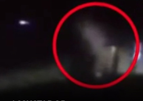 Vídeo misterioso assusta ao flagrar fantasma vagando no quintal de casa