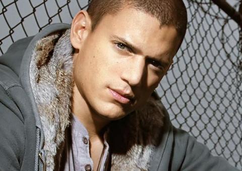 Astro de 'Prison Break' se declara gay ao rejeitar convite para festival na Rússia