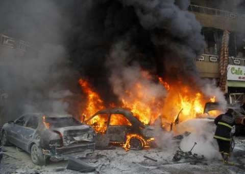 Atentado com carro-bomba deixa dois mortos em Beirute