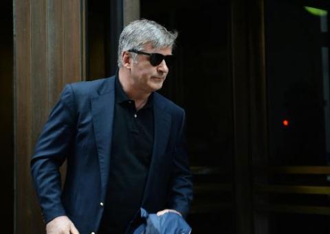 Alec Baldwin perde programa após incidente homofóbico