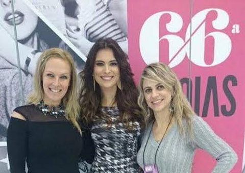 Kamilla Salgado marca presença em feira de jóias  