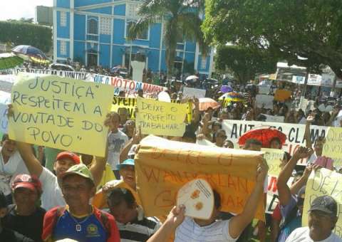 Em Autazes, manifestação pede permanência do prefeito