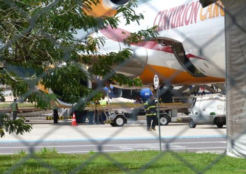 Cargueiro faz pouso de emergência no Eduardo Gomes