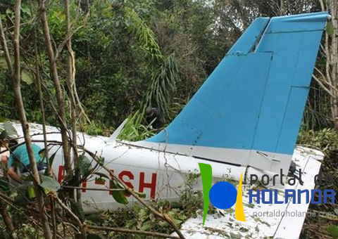 Recuperados destroços do avião que caiu no Iranduba