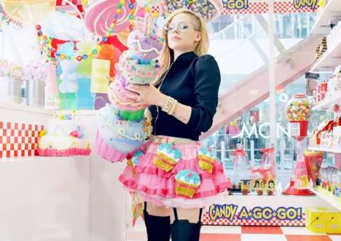 Avril Lavigne é acusada de racismo em seu novo videoclipe