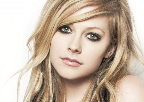 Veja os bastidores do clipe de Avril Lavigne