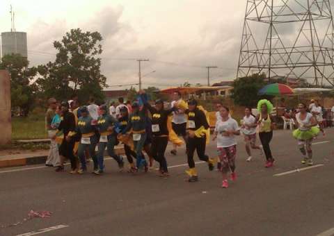 Carnaval e evento causam congestionamento na avenida das Torres