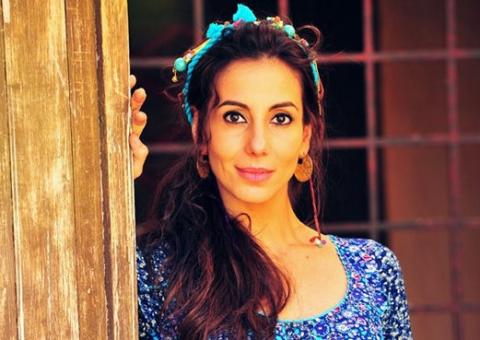 Ayla descobre traição de Zyah e vira dançarina