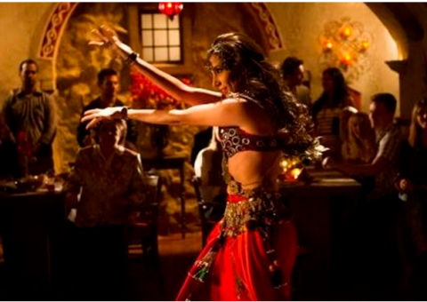 Ayla sensualiza e consegue reconquistar Zyah